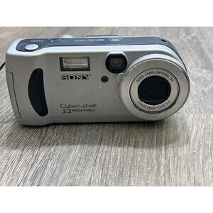 Sony Cyber-shot DSC-P71 3.2MP Digital Camera 3X Optical Zoom Silver